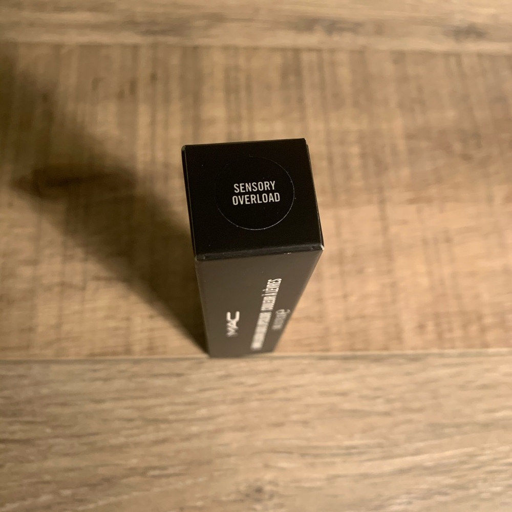 MAC Grand Illusion Lipcolour Sensory Overload - Picture 5 of 5